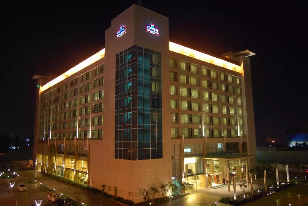 کانتری این اند سویت